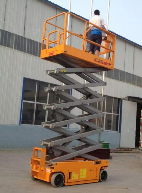 自行走液压升降机推荐(自行走式液压升降机)