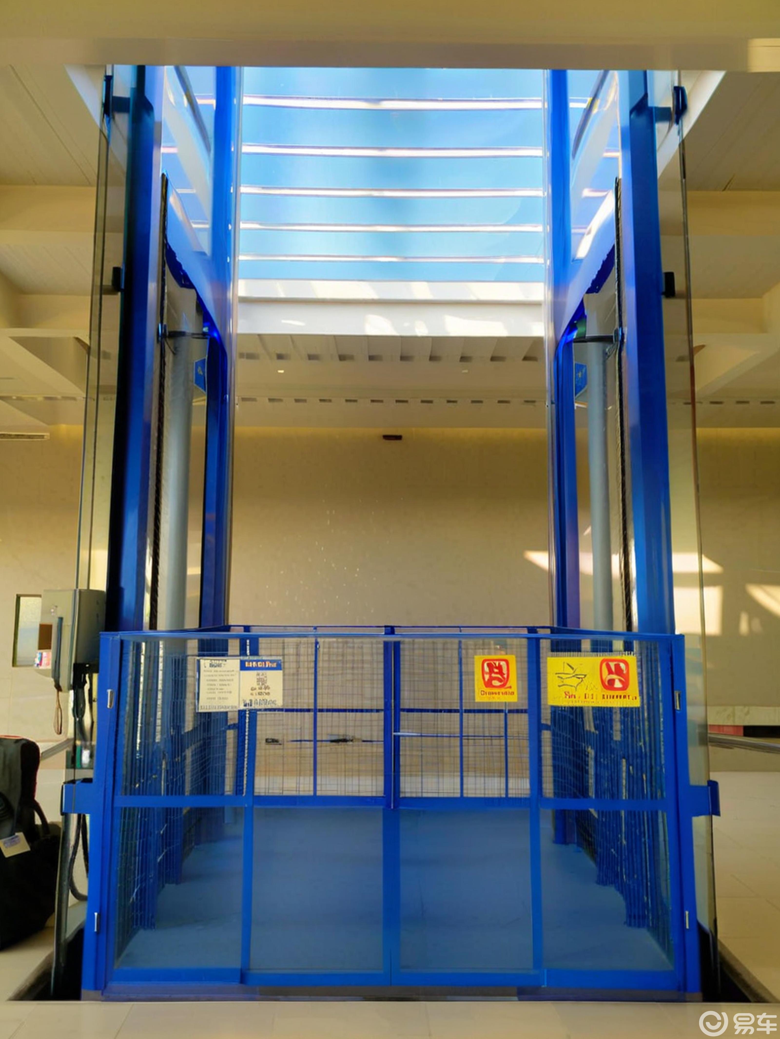 升降货梯载重量是如何设计的_汽车载客量对电梯安全影响_汽车电梯设计参数