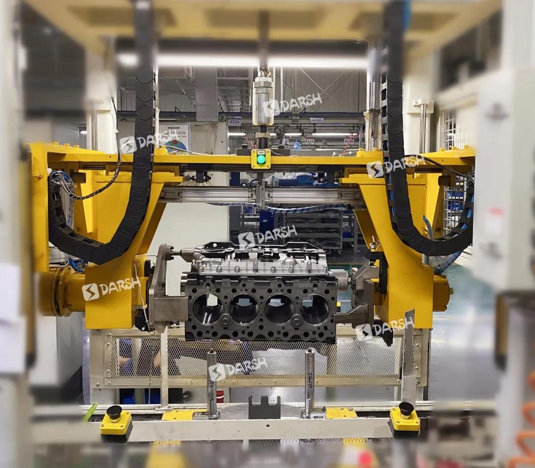 解决方案:解放双手！90度翻转黑科技，让沉重模具钢带瞬间玩转生产线