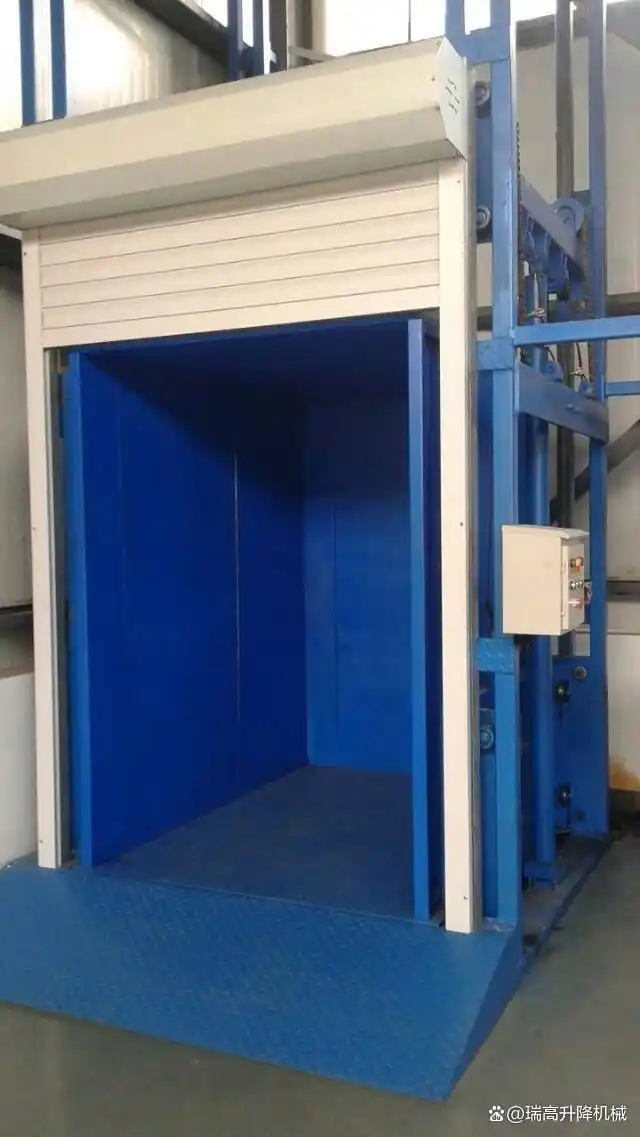 导轨链条液压升降货梯_升降货梯液压油如何更换视频教程_哈尔滨液压升降货梯